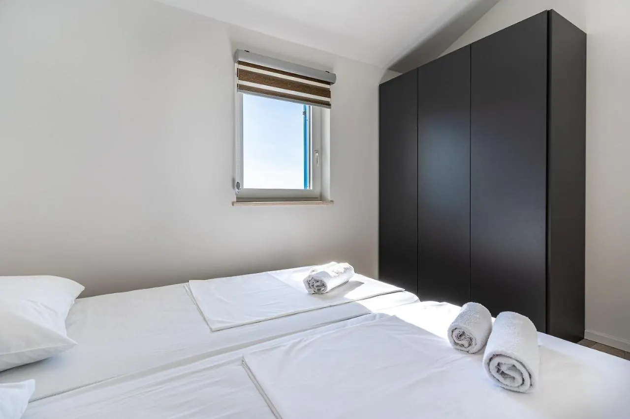 Breakaway Apartment Cres 0*,  Croazia