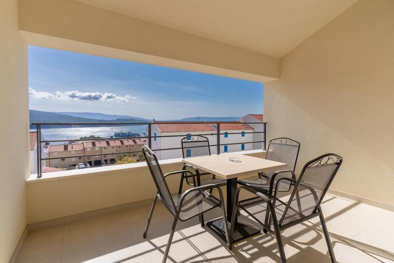 Breakaway Apartment Cres