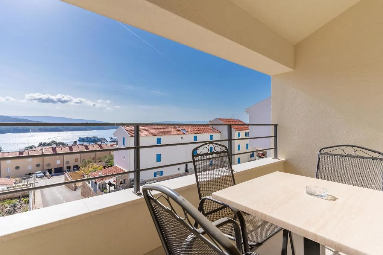 Breakaway Apartment Cres