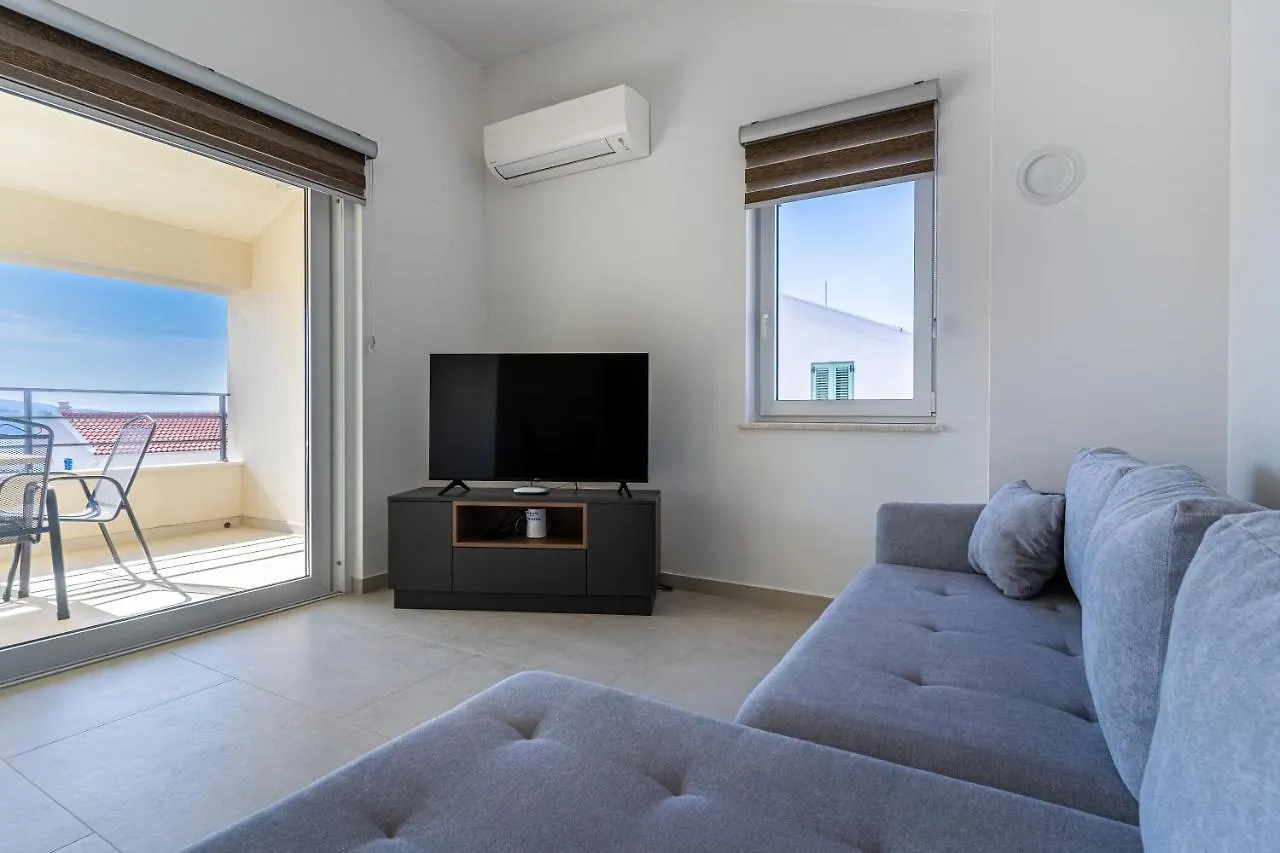 Breakaway Apartment Cres