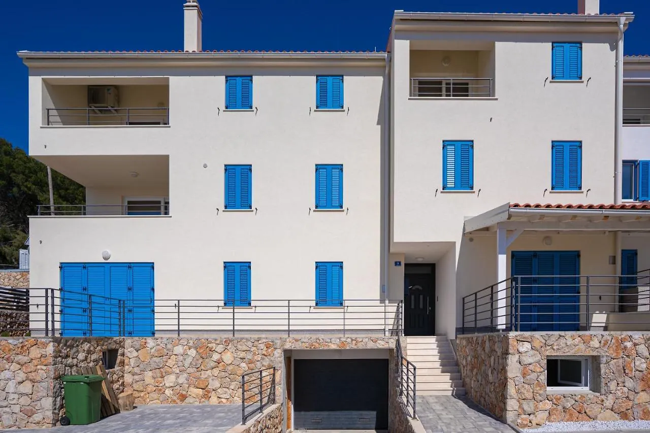 Breakaway Apartment Cres